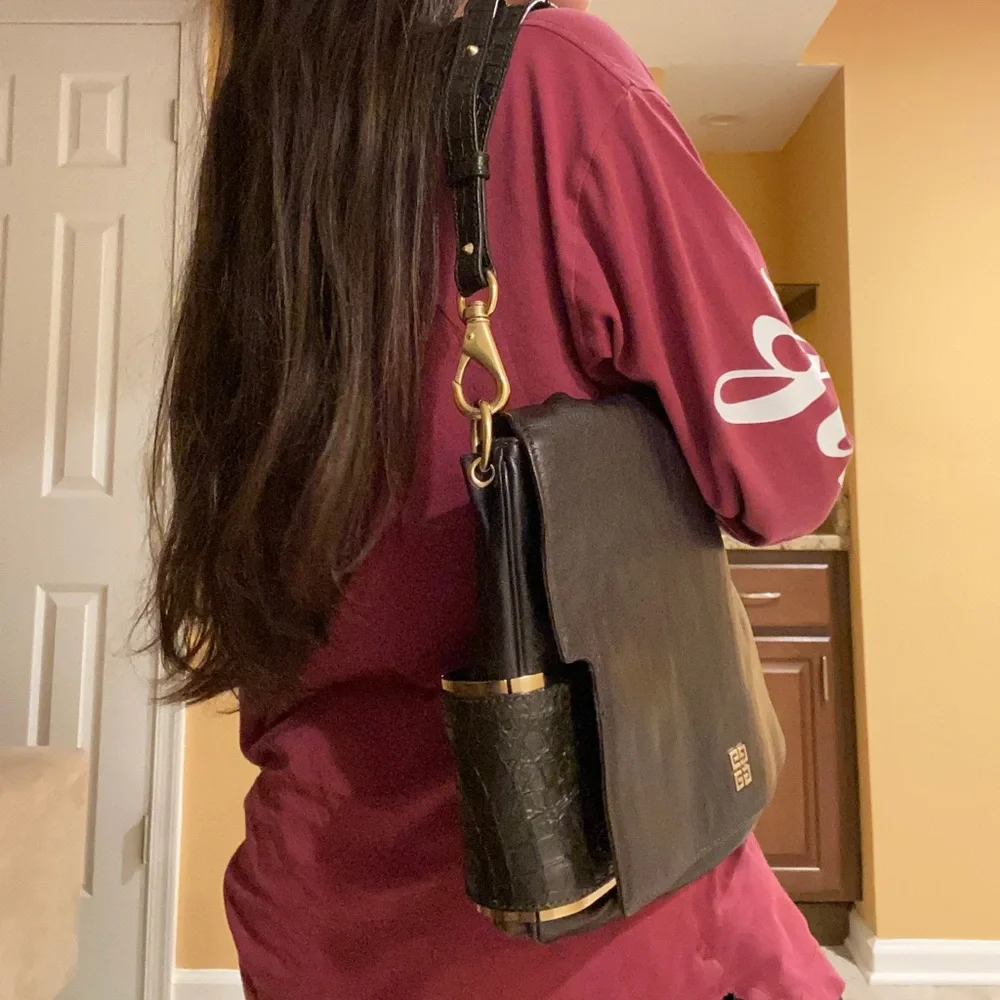 Givenchy brown leather alligator hand bag - Picture 2 of 9